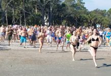 Hundreds hit the water in the annual Pelican Plunge (w/video) Hundreds hit the water in the annual Pelican Plunge