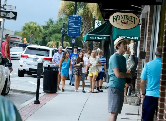 S.C. Governor reopens some stores, beaches and waterways