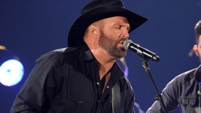 Garth Brooks drive-in concert coming to Beaufort