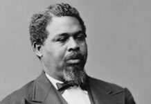 Robert Smalls to be honored with monument at South Carolina State House Robert Smalls to be honored with monument at South Carolina State House