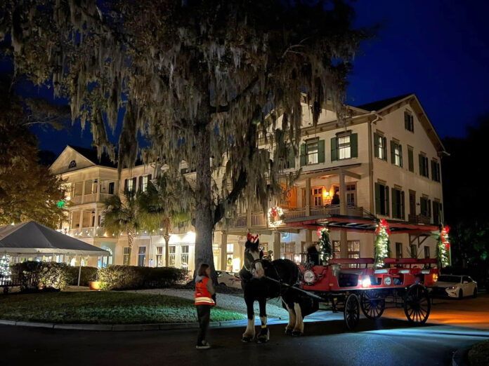 Enjoy Christmas Carriage rides in Beaufort this holiday season