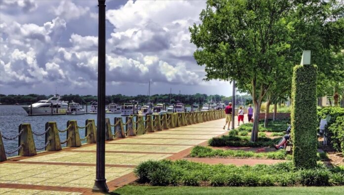 Part of Waterfront Park closed, including playground & day dock
