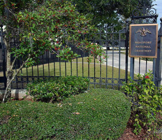 Unclaimed veteran being laid to rest at Beaufort National Cemetery